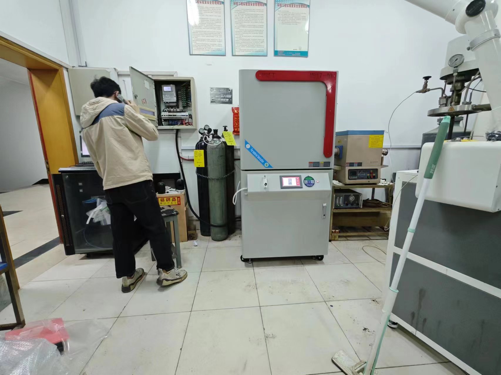南京林業(yè)大學化工樓.jpg